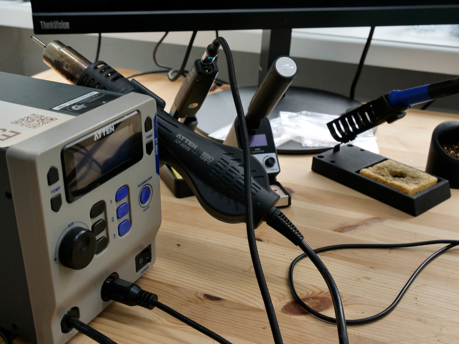 ATTEN ST-8802 Soldering and Hot Air Station