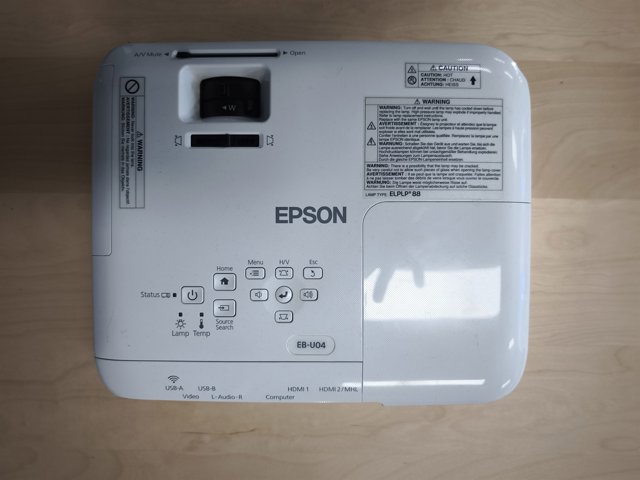 Проектор Epson EB-U04