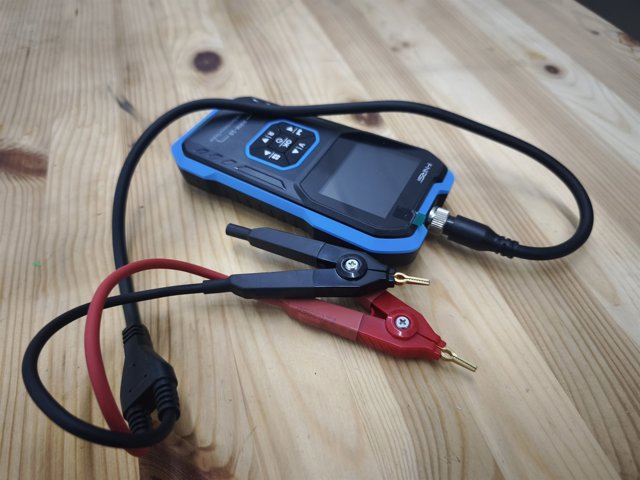FNIRSI HRM-10 Battery Internal Resistance Tester