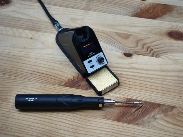 Miniware TS1C Cordless Soldering Iron
