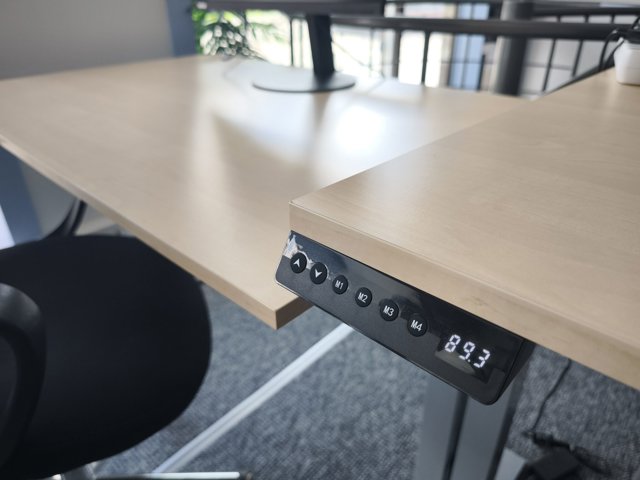 Sit-stand desks