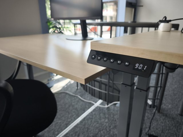 Sit-stand desks