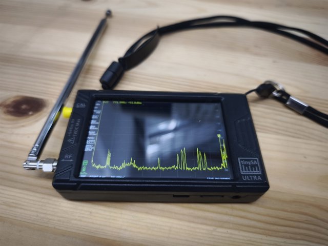 Kaasaskantav spektrianalüsaator tinySA Ultra