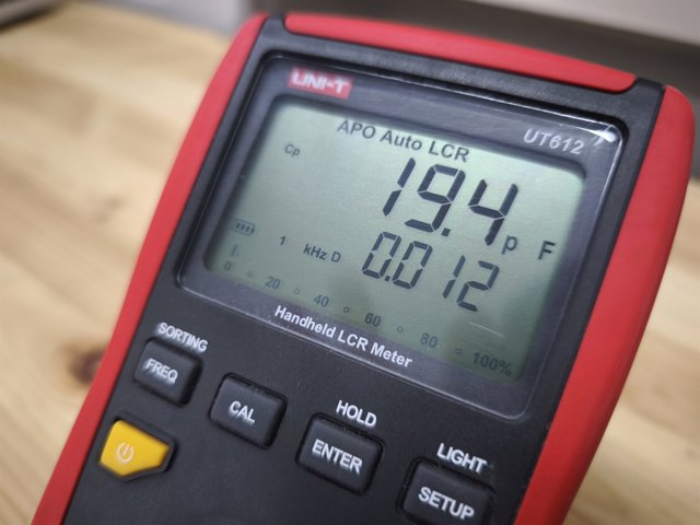 UNI-T UT612 Handheld LCR Meter