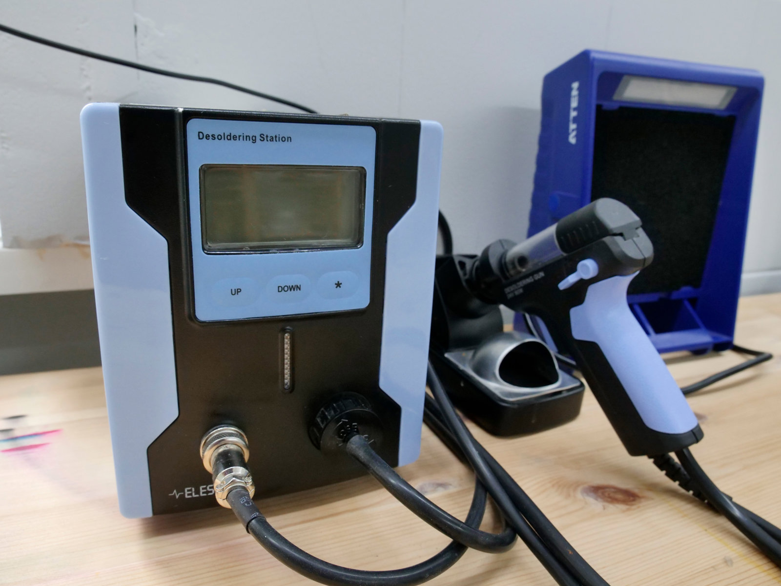 ZD-8915 Desoldering Station