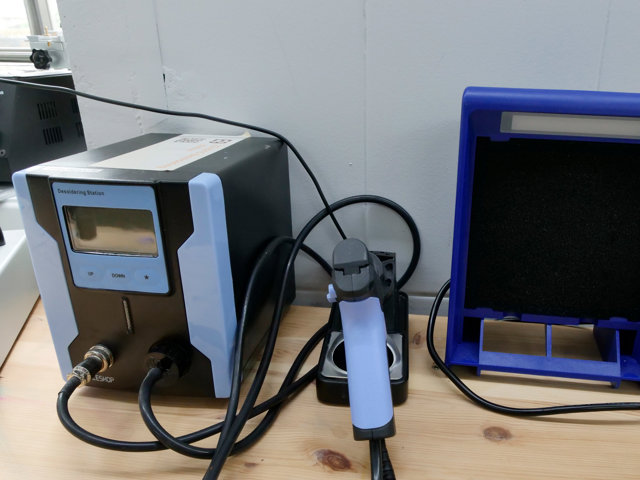 ZD-8915 Desoldering Station